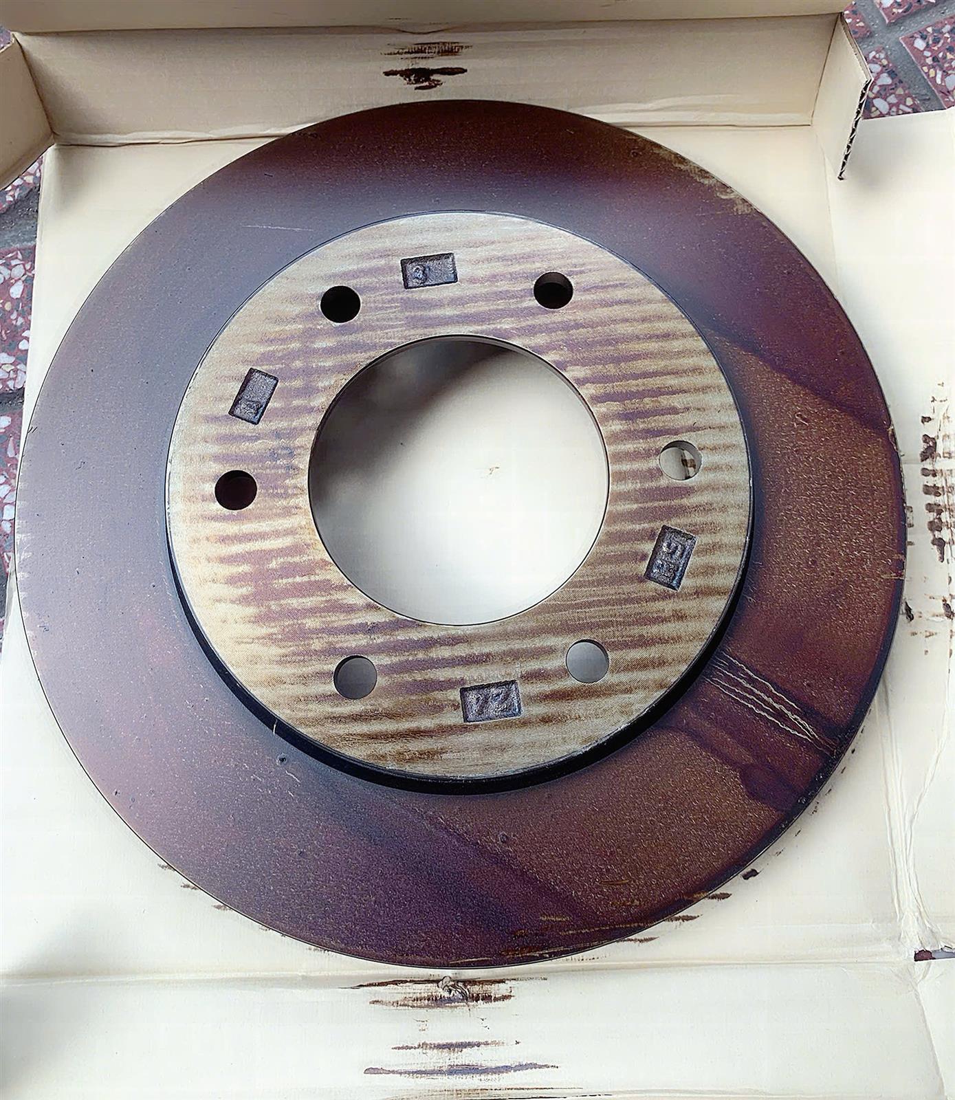 Đĩa phanh trước Mitsubishi Pajezo 2011 CH