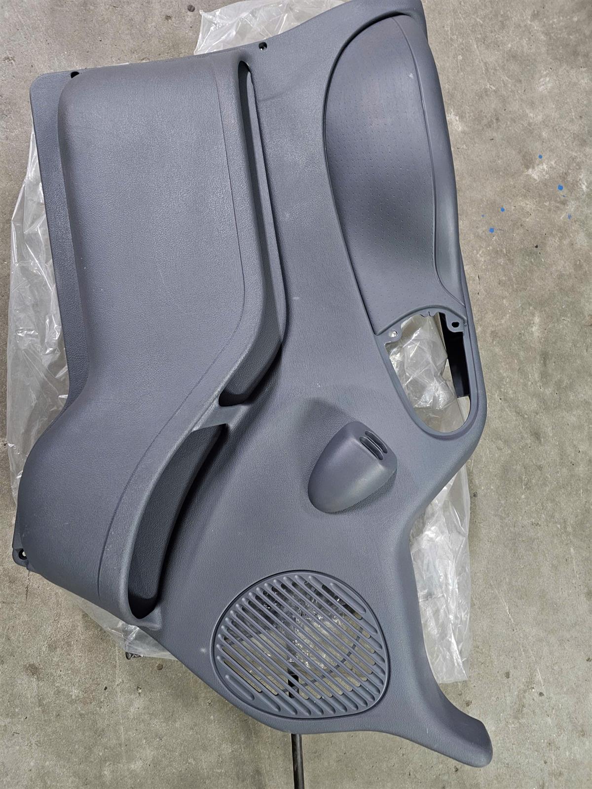 Tappy cửa trước Ford Transit 2008 LH CH