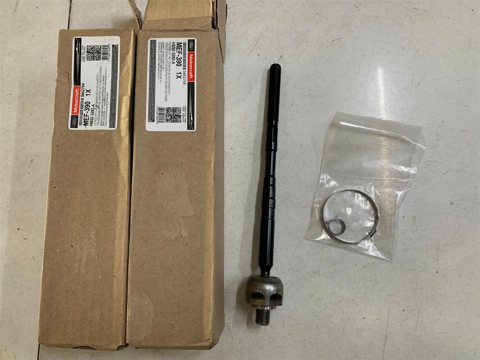 Rotuyn lái trong Ford Explorer 2011-2019 CH