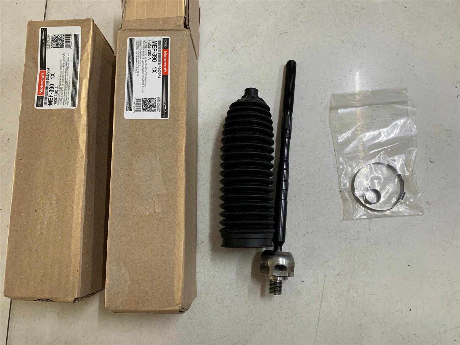 Rotuyn lái trong Ford Explorer 2011-2019 CH