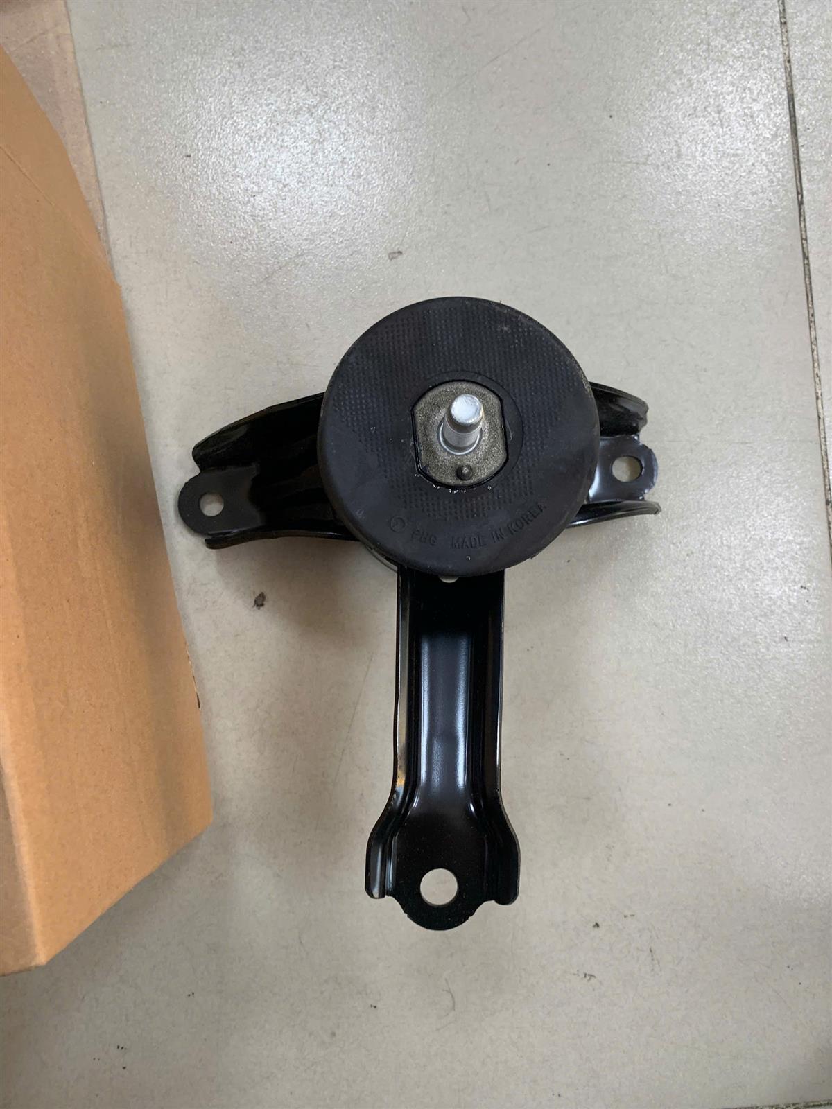 Cao su chân máy Hyundai Accent 2022 TH