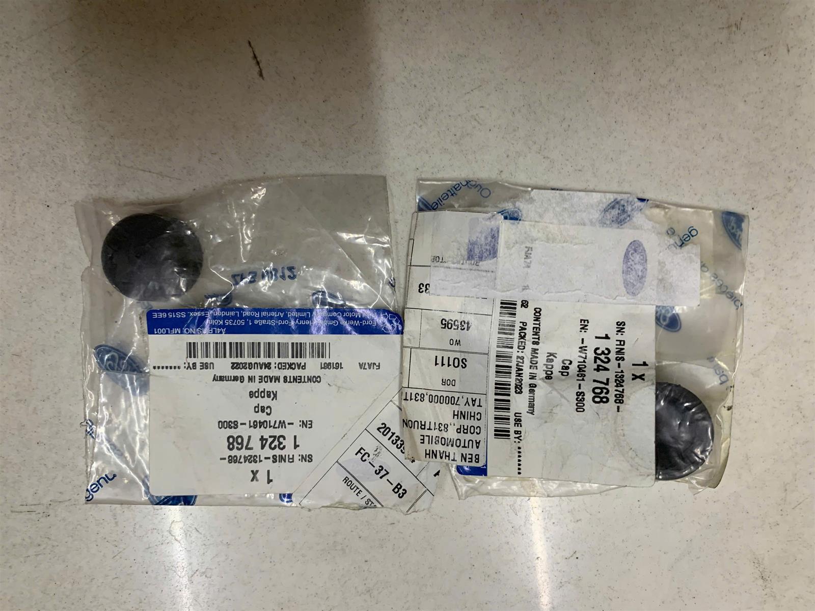 Nắp đậy cần gạt mưa Ford Fiest, Focus, Escape, mondeo CH