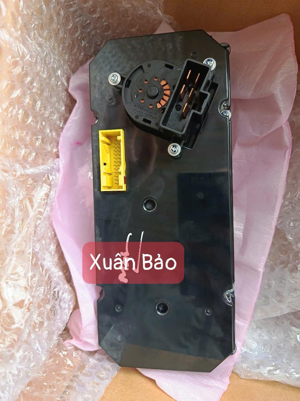 Công tắc dàn lạnh taplo Nisan Navara 2007-2012 CH