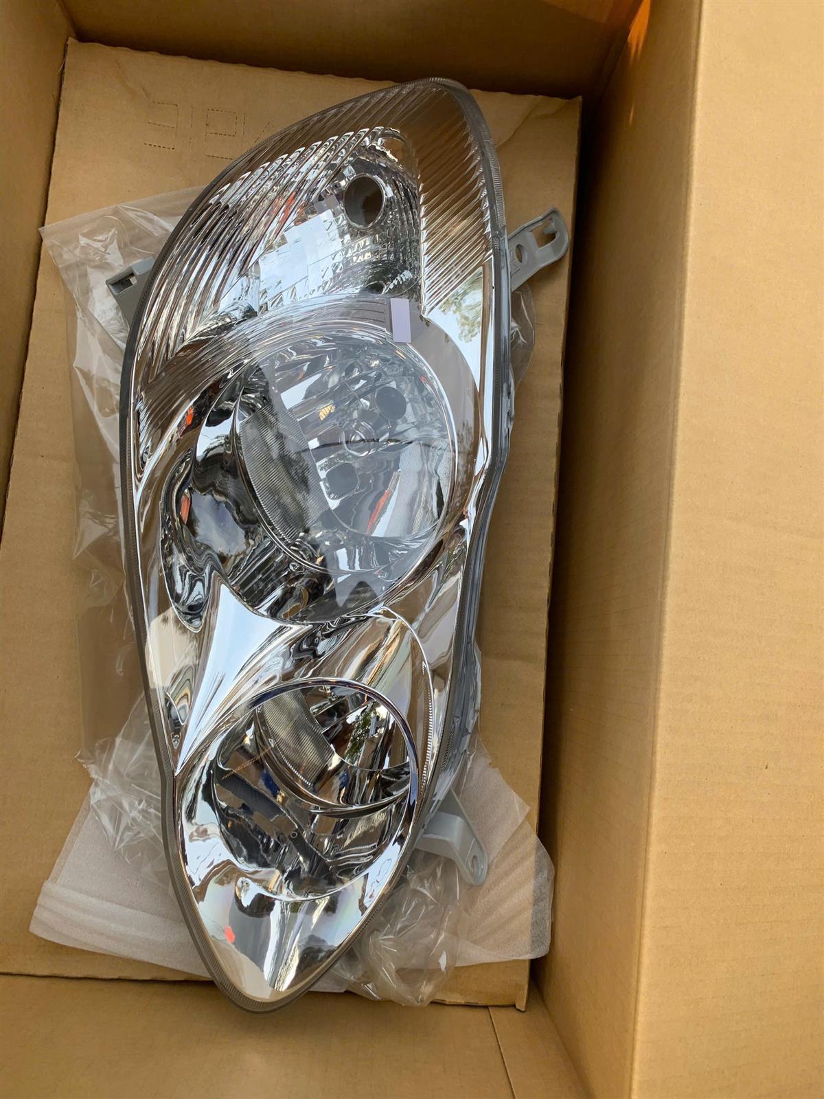 Đèn pha Toyota Corolla Altis 2001-2006 CH