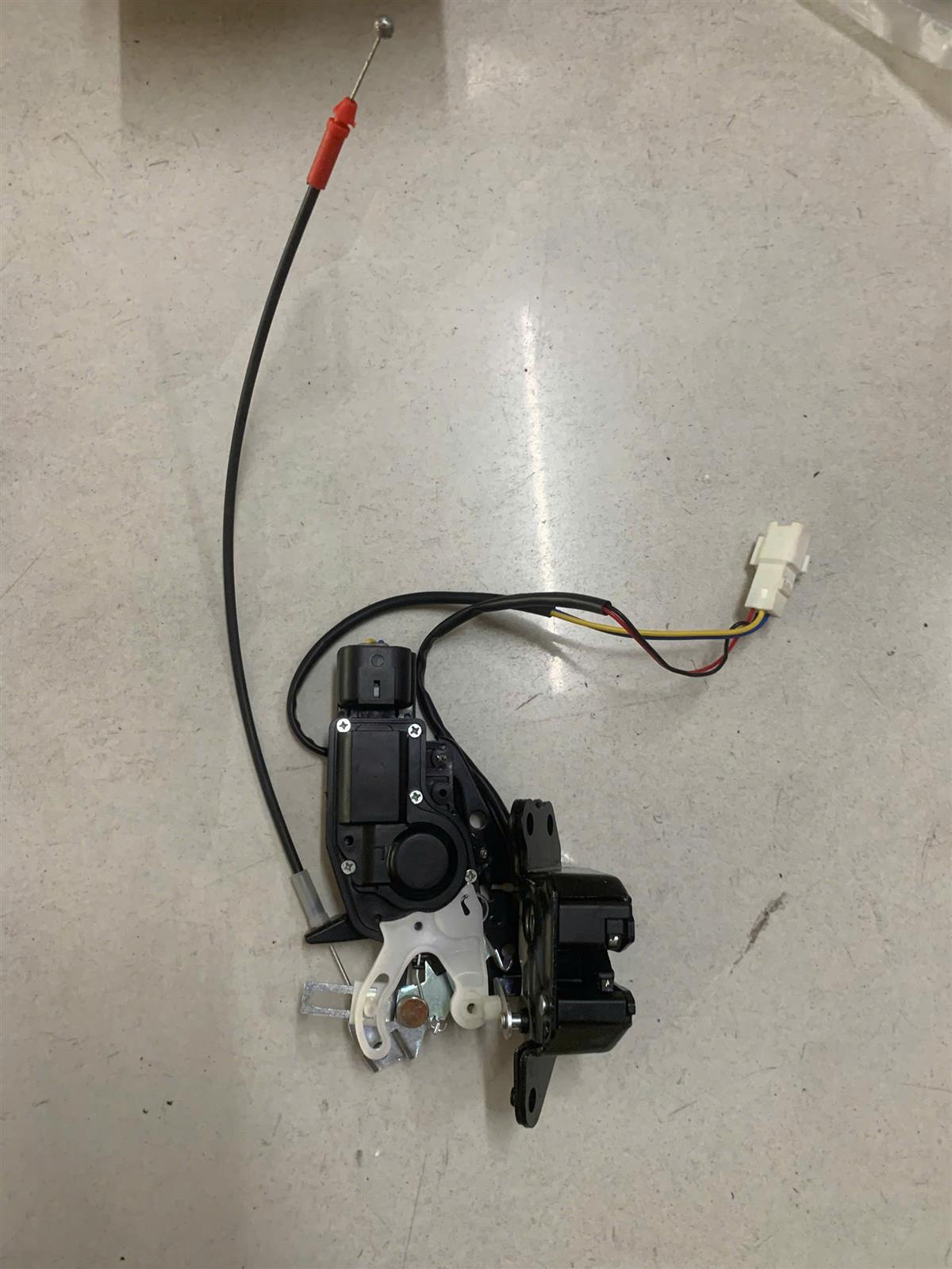 Khóa cốp sau Toyota Cross, Innova, Fortuner 2017-2023 TH