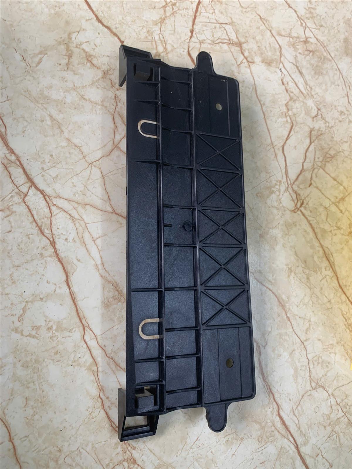 Phe cài đèn thắng sau Ford Mondeo Tháo