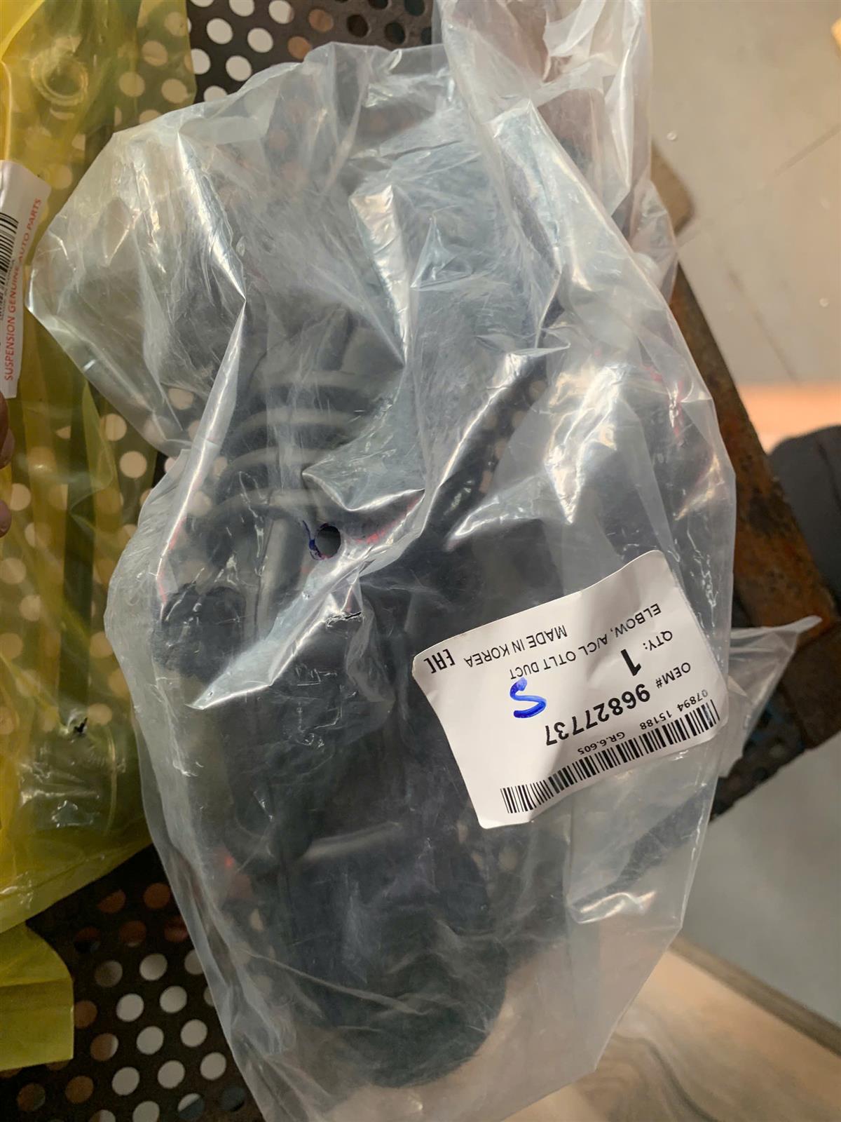 Ống gió cổ hút khí nạp Chevrolet Spark 2012-2017 TH