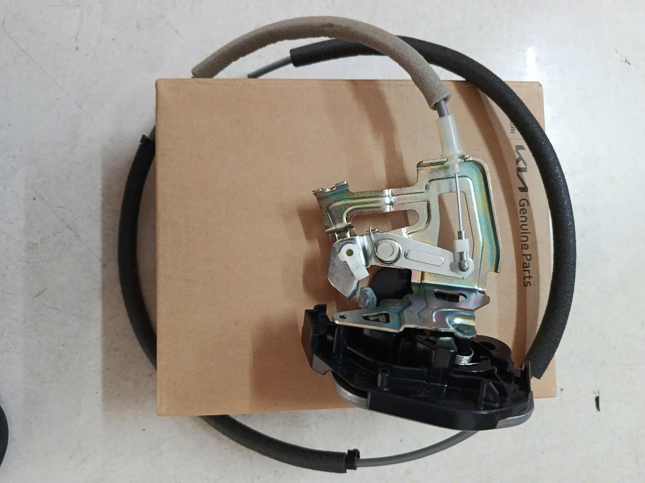 Khoá ngậm cửa lùa Hyundai Solati 2018 CH