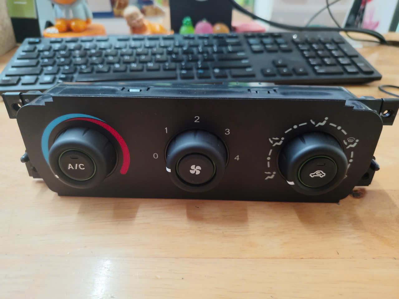 Công tắc chỉnh lạnh taplo Ford Transit 2012-2022 CH 