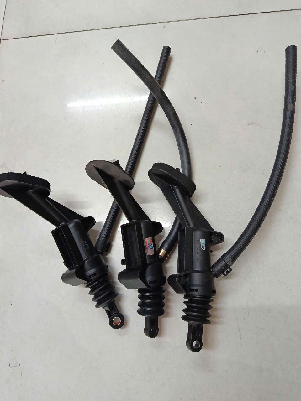 Heo côn trên Ford Transit 2.2 2022-2025 CH