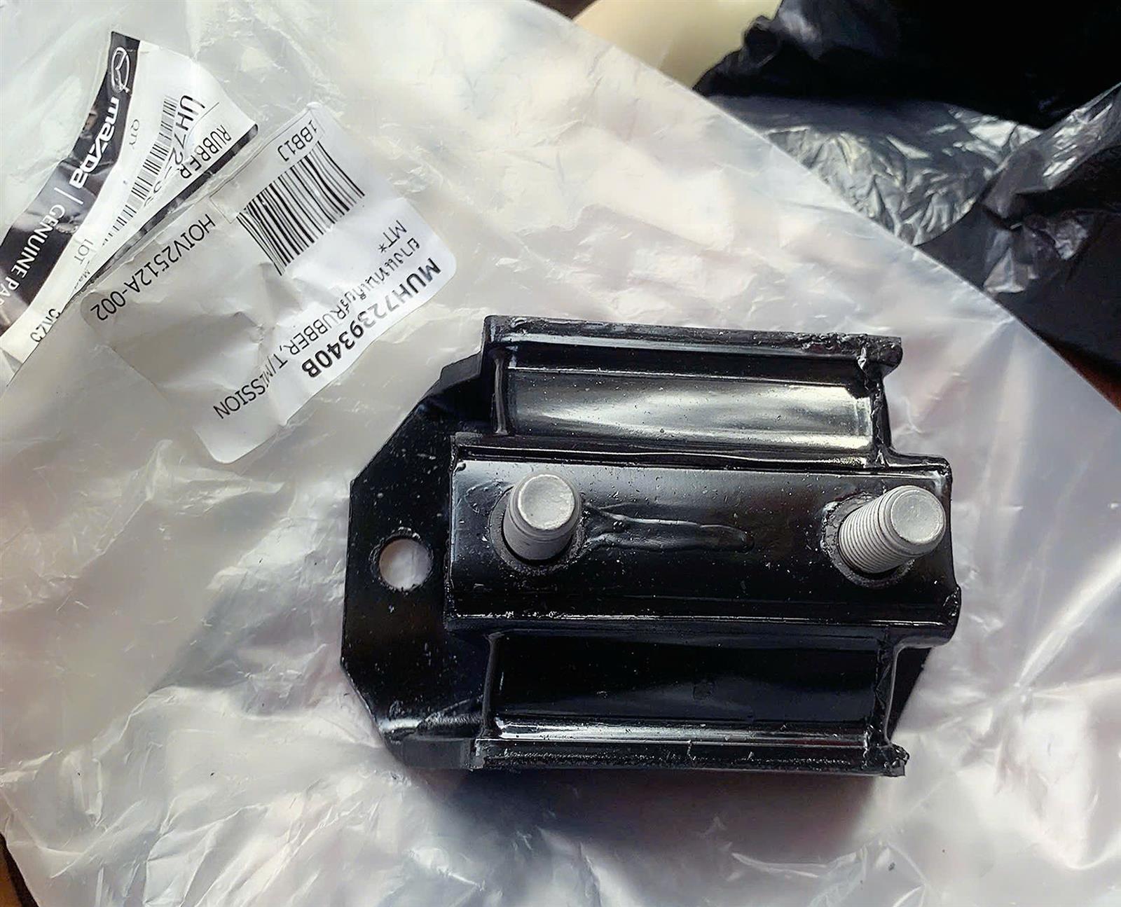 Cao su chân hộp số Ford Ranger 2005-2007, Everest 2005-2008 1 cầu MT CH