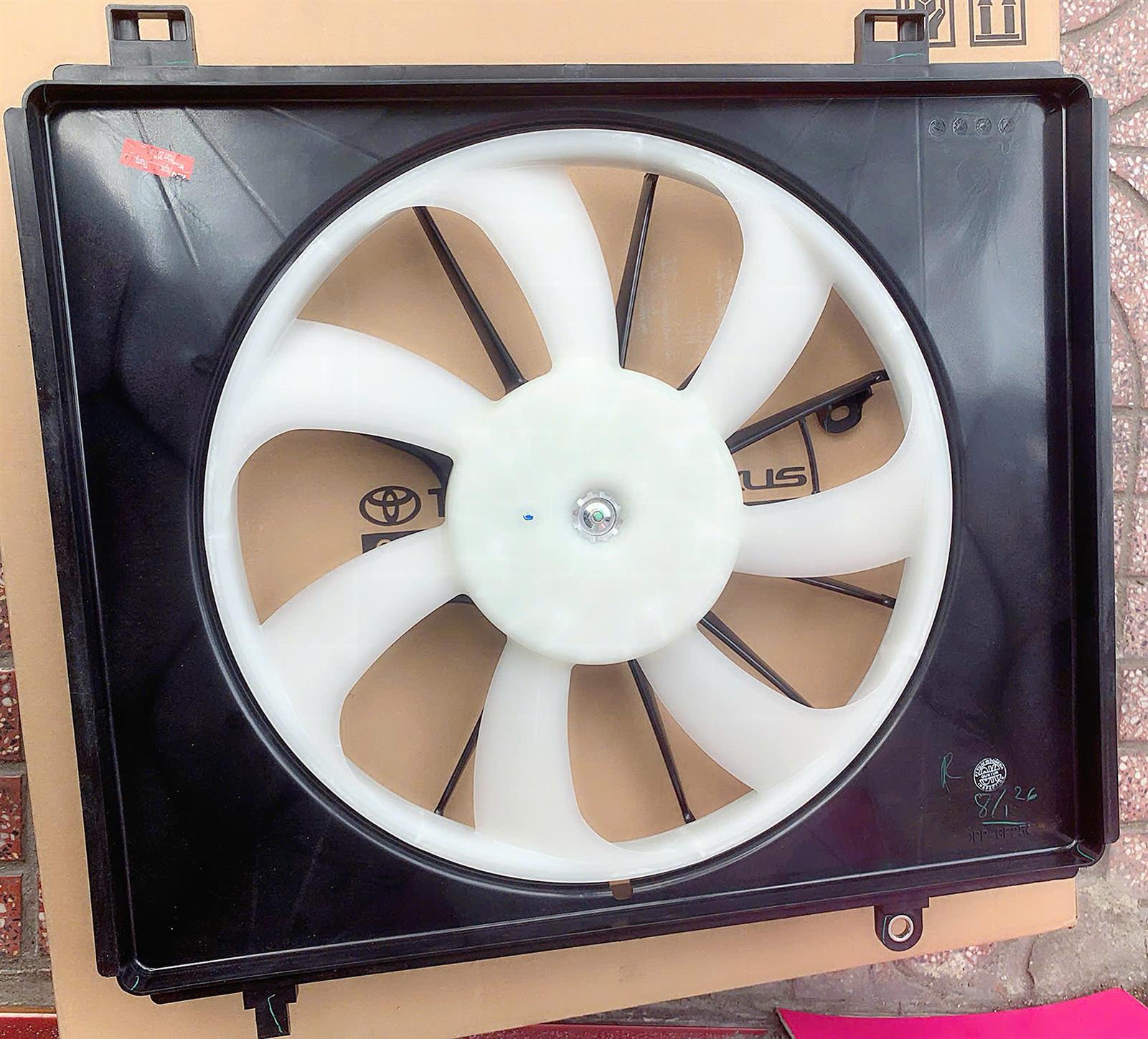 Quạt giải nhiệt động cơ Toyota Veloz 2022 CH