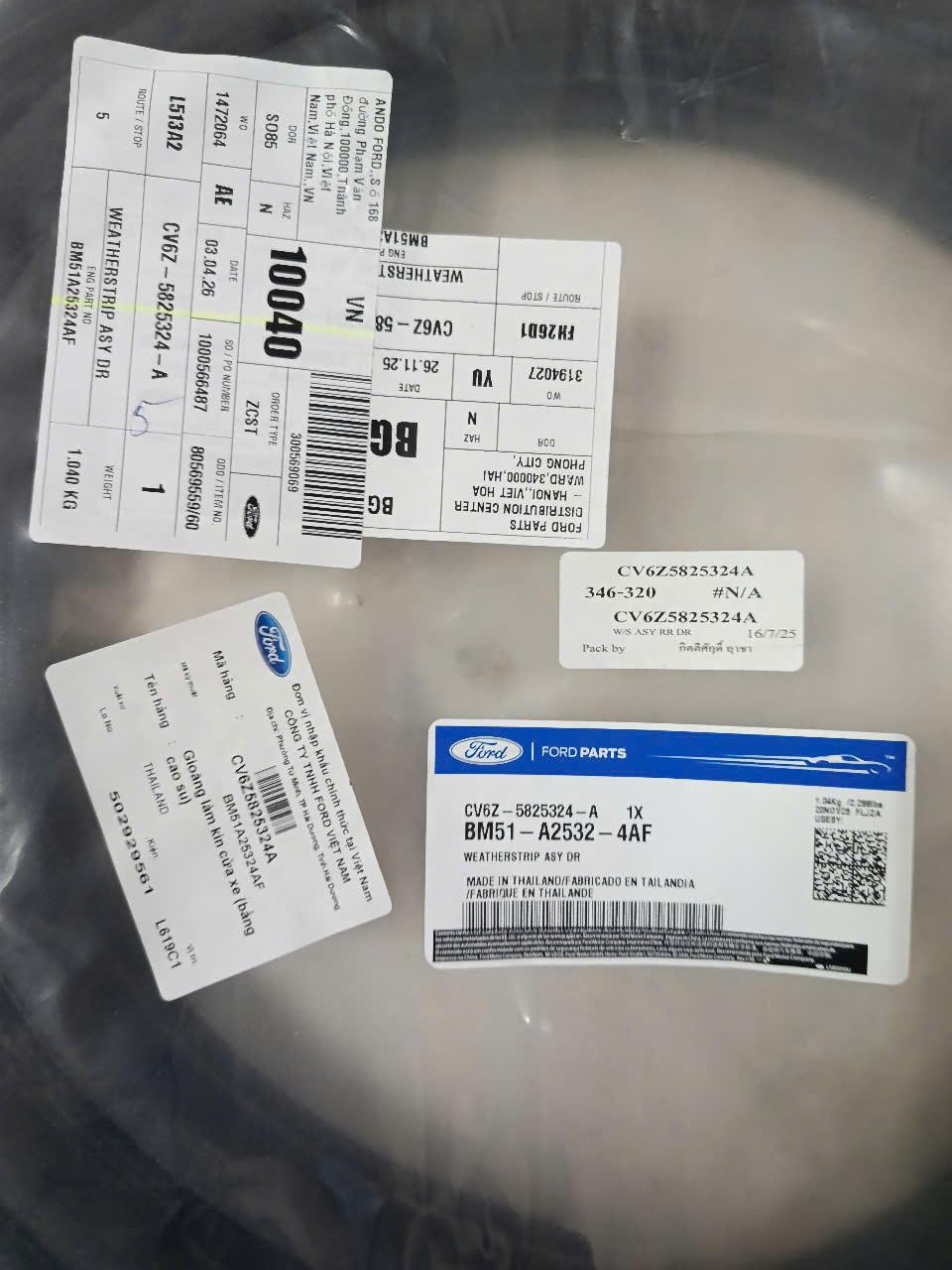 Ron khung cửa sau Ford Focus 2012-2018 CH