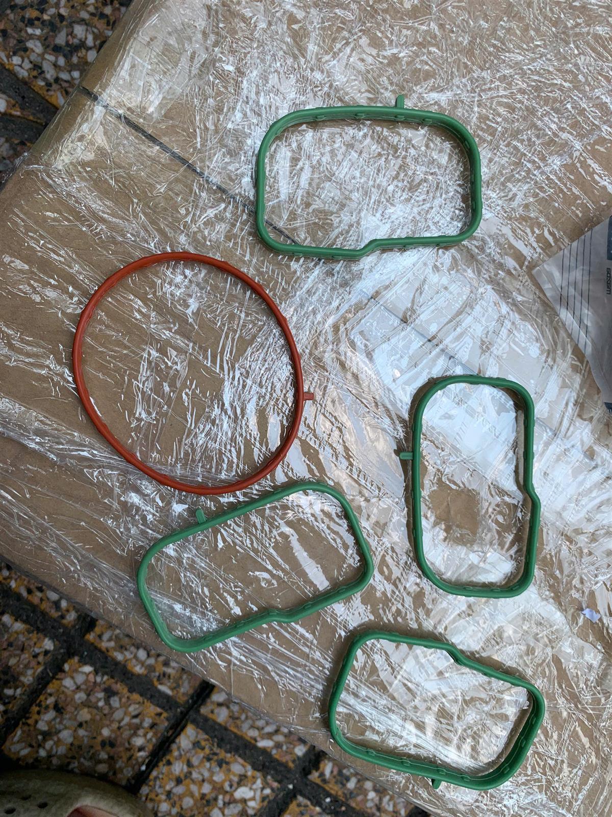 Ron cổ hút Mazda 3, 6, CX5 2015-2020 CH( bộ 4 cái)