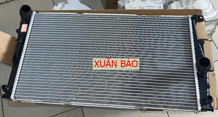 Két nước BMW 320I 2014 Behr