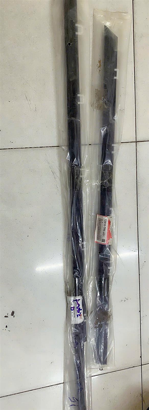 Nẹp chân kính trước Honda Civic 2012-2019 TH