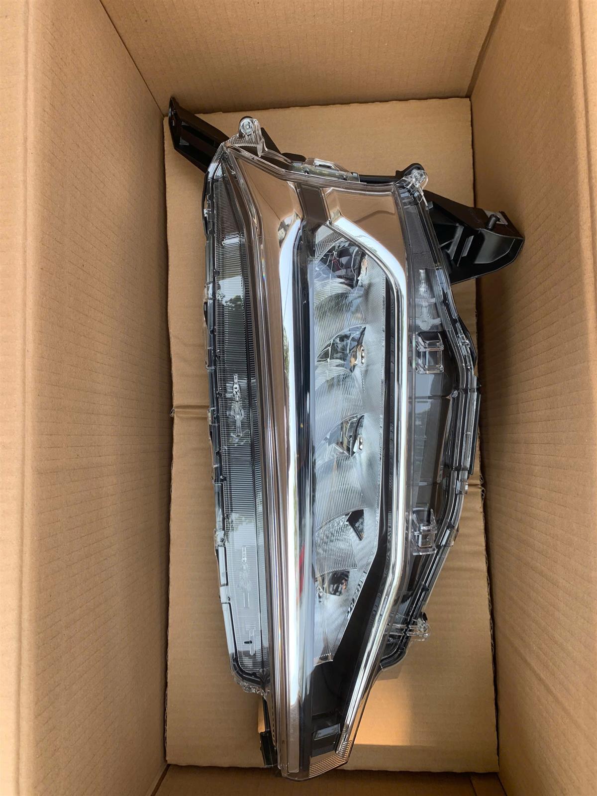 Đèn pha Toyota Avanza 2022 CH