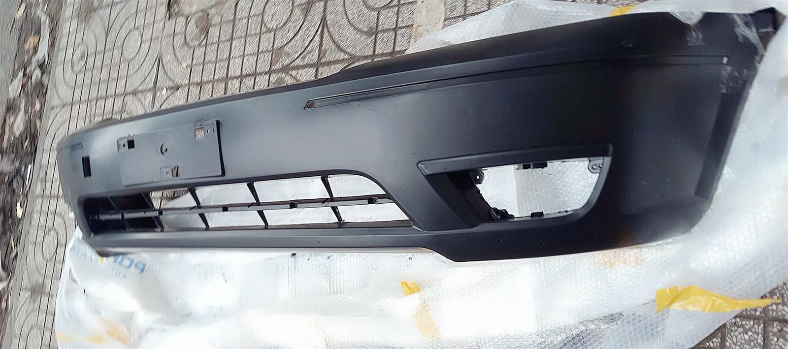 Cản trước Ford Mondeo 2004 TH (hậu 2 vạch )