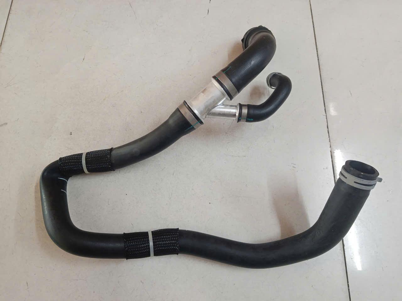 Ống nước dưới Ford Modeo 2.3 2008-2013 TH