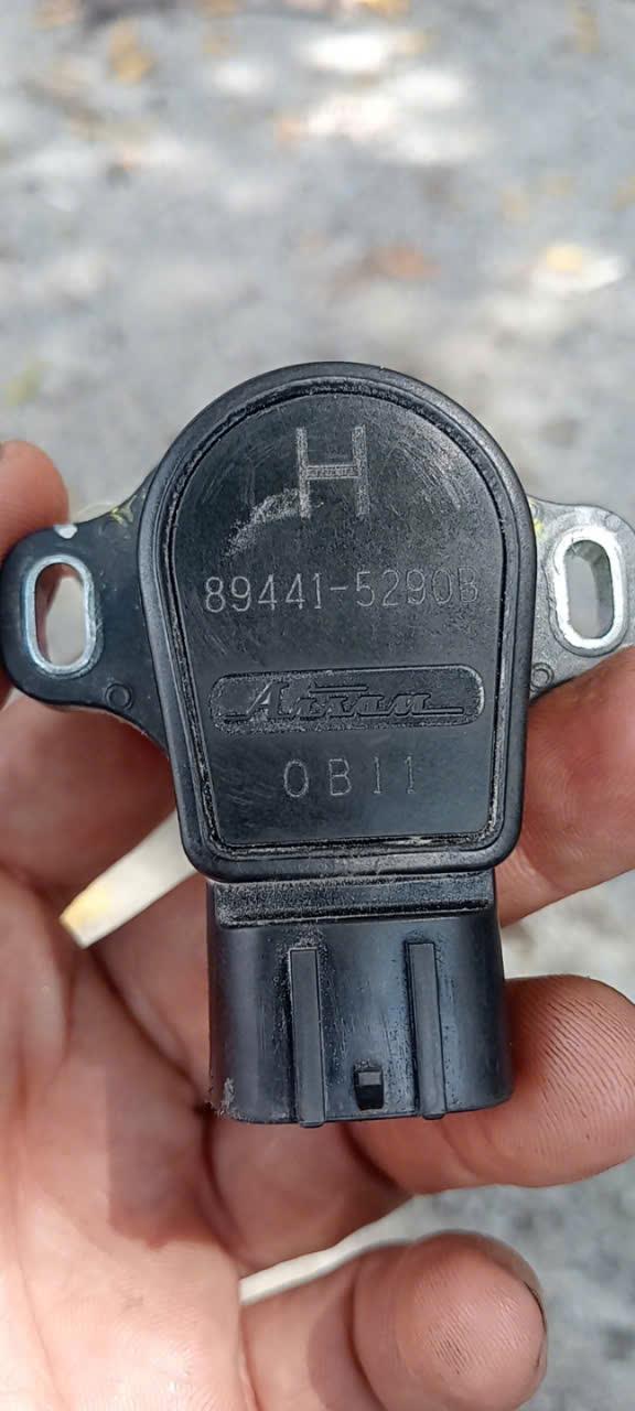 Cảm biến bướm ga Isuzu QKR77 TH