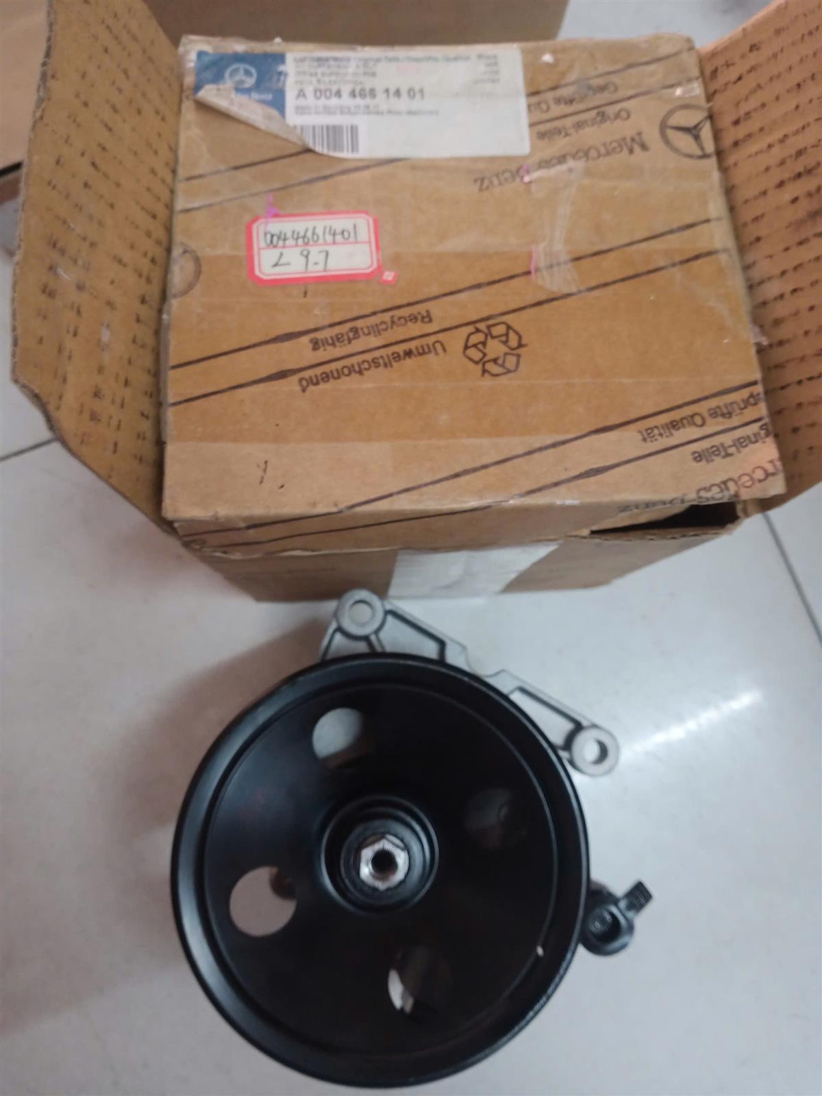 Bơm trợ lực lái Mercedes C230 C280 C350 CL500, E240 2000-2006 CH