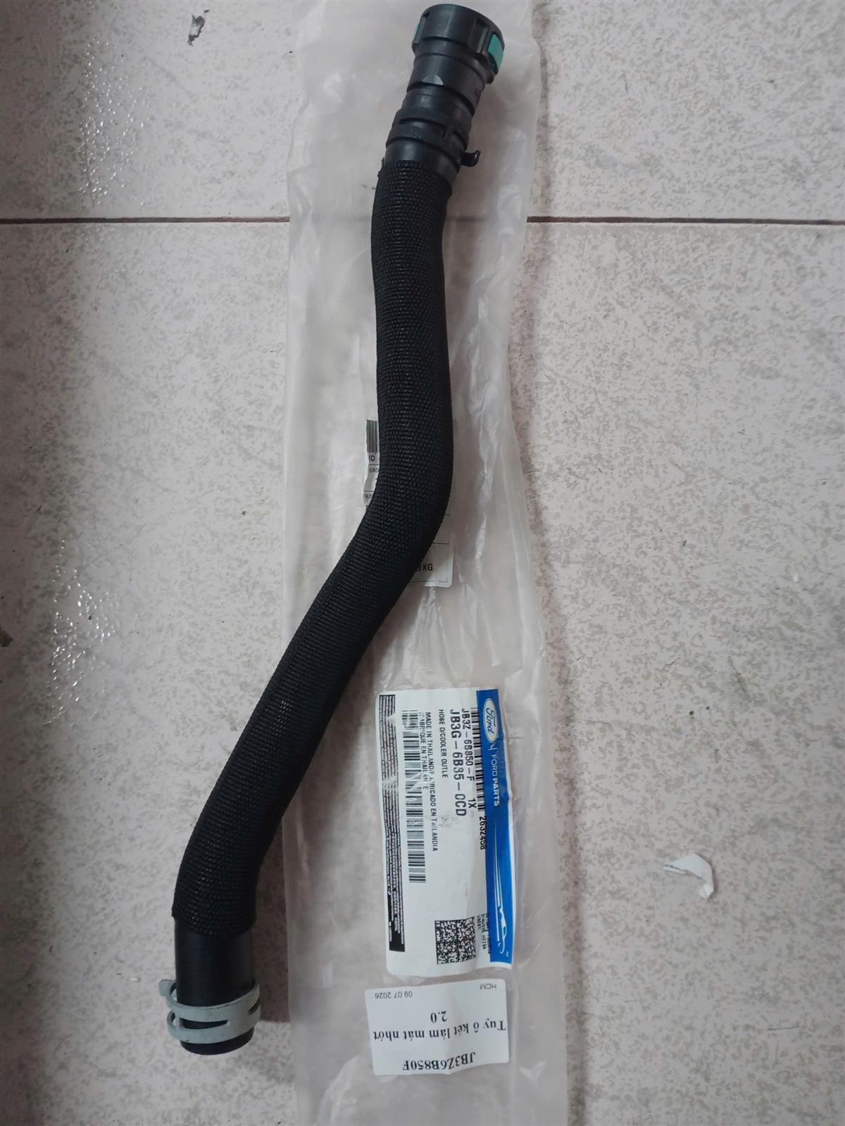 Ống nước vào xương hàng nhớt Ford Ranger 2019-2022 CH 