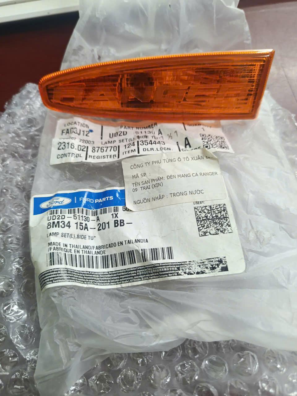 Đèn xinhan ốp mang cá Ford Ranger 2009-2011 LH CH