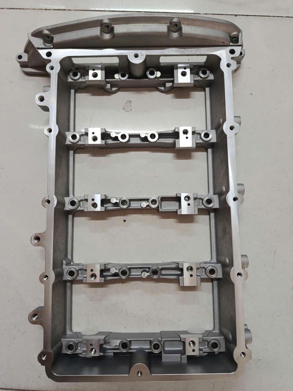 Thớt trên mặt máy Ford Transit 2001-2006 TH