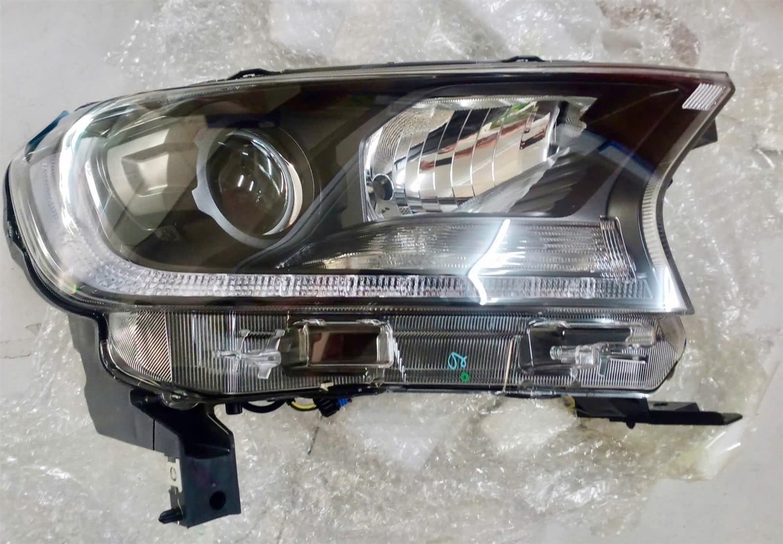 Đèn pha Ford Ranger 2.0 2019-2022, Raptor RH CH( Bi viền tròn)