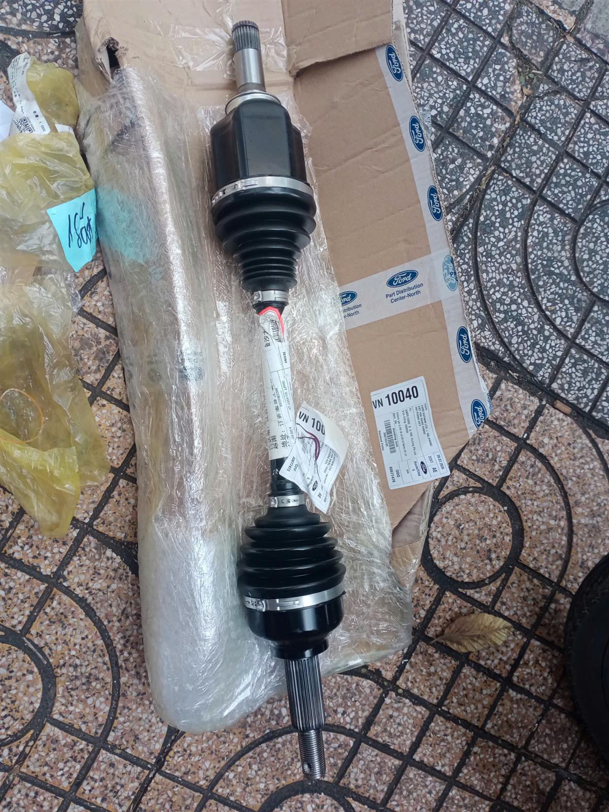 Lap ngang trước Ford Tourneo LH CH