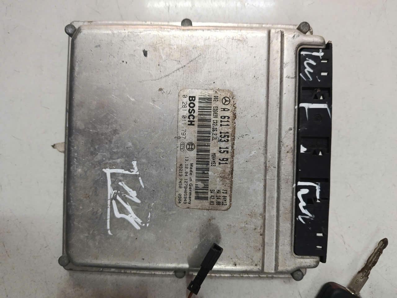 Hộp điều khiển động cơ + hộp từ + chìa khoá Mercedes Sprinter Tháo( ECU)