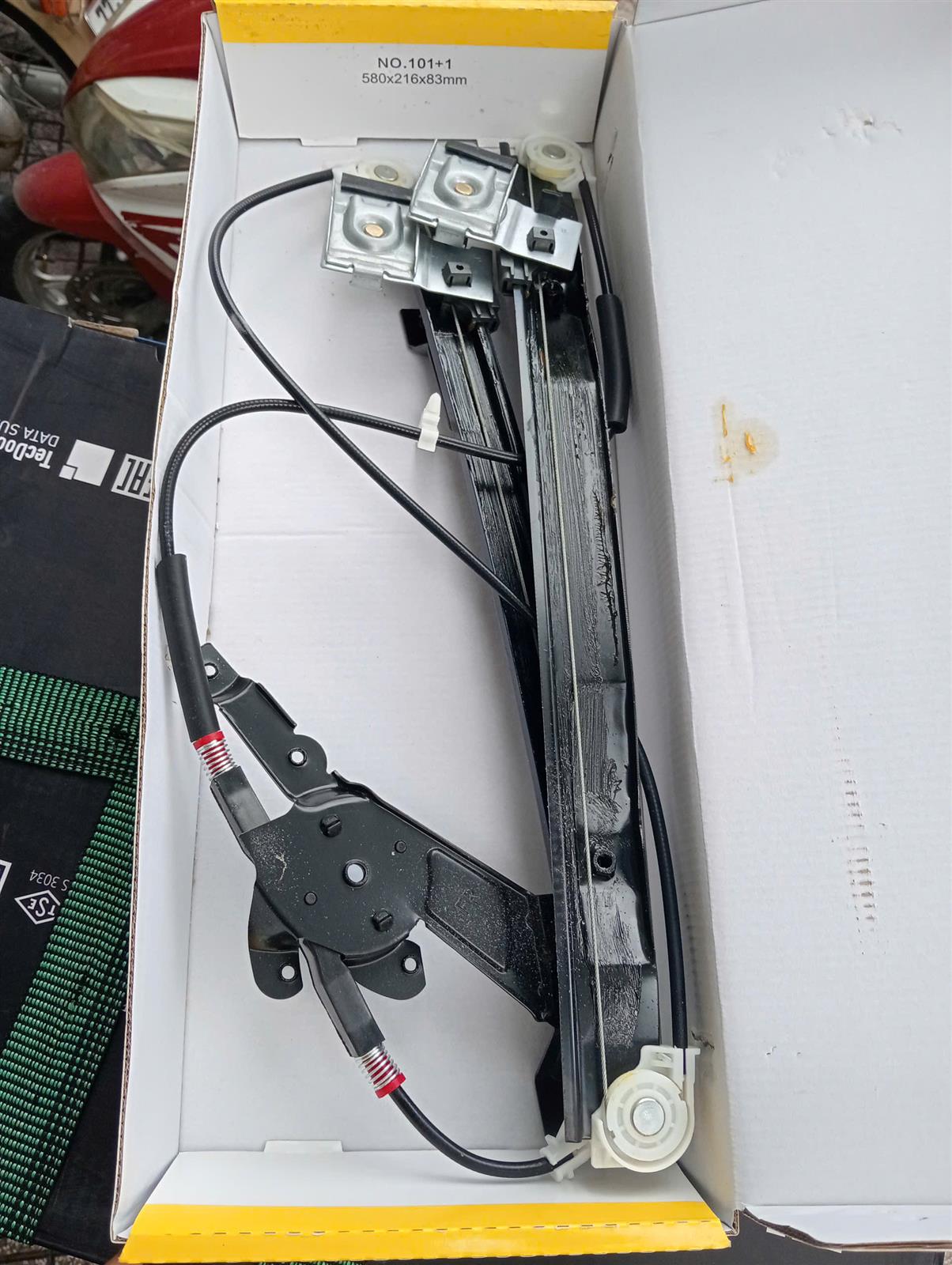Compa lên xuống kính trước Ford Mondeo 2001-2004 RH TH 