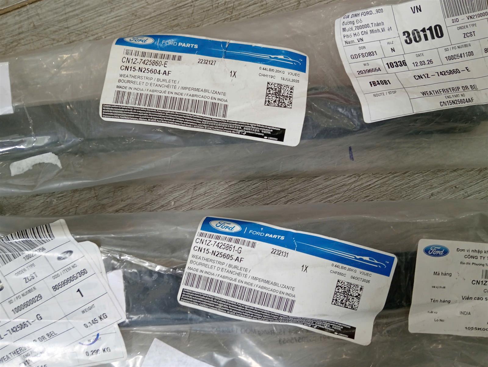 Nẹp chân kính ngoài cửa sau Ford Ecosport 2014-2018 CH