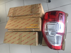 Đèn lái sau Ford Ranger 2012-2018 RH TH( trắng-Đỏ)