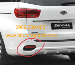 đèn phản quang cản sau Kia Sedona 2019-2020 CH 