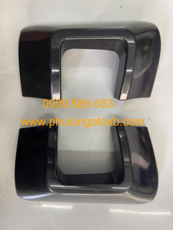 Ốp bản lề cửa sau Ford Transit 2023 CH