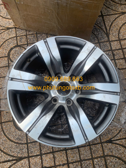 Mâm xe Ford Everest 2010 Tháo