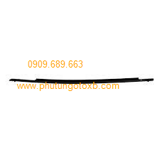 Nẹp ngoài chân kính cửa trước Mazda 3 2015-2020 CH