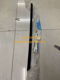 Nẹp trong chân kính cửa trước Ford Ranger 2009-2011, Everest 2009-2014 L/R CH  Ford Ranger 2009