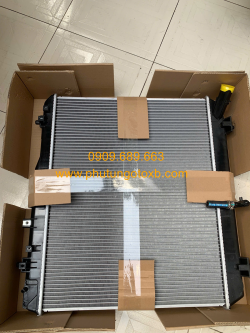 Két nước Toyota Hiace 2005-2017 máy xăng TH( vai nhựa)