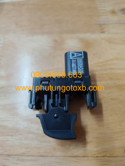 Công tắc bấm kính đơn Mitsubishi Xpander 2019 CH 